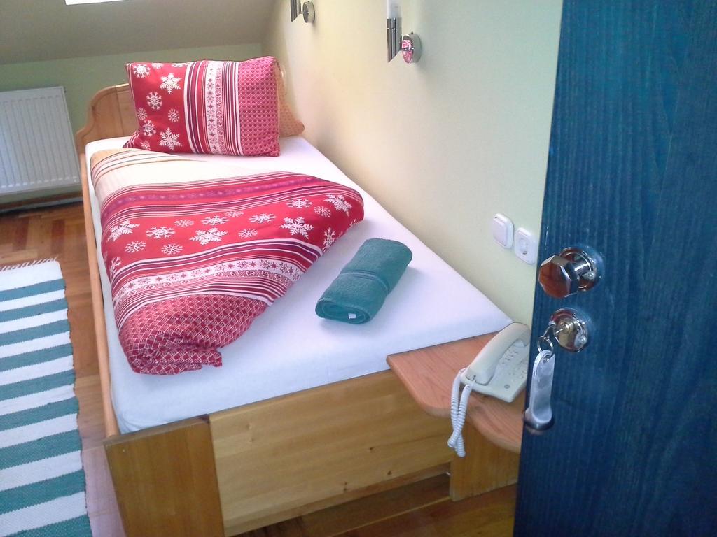 Korona Szallo Hotel Nagykanizsa Esterno foto