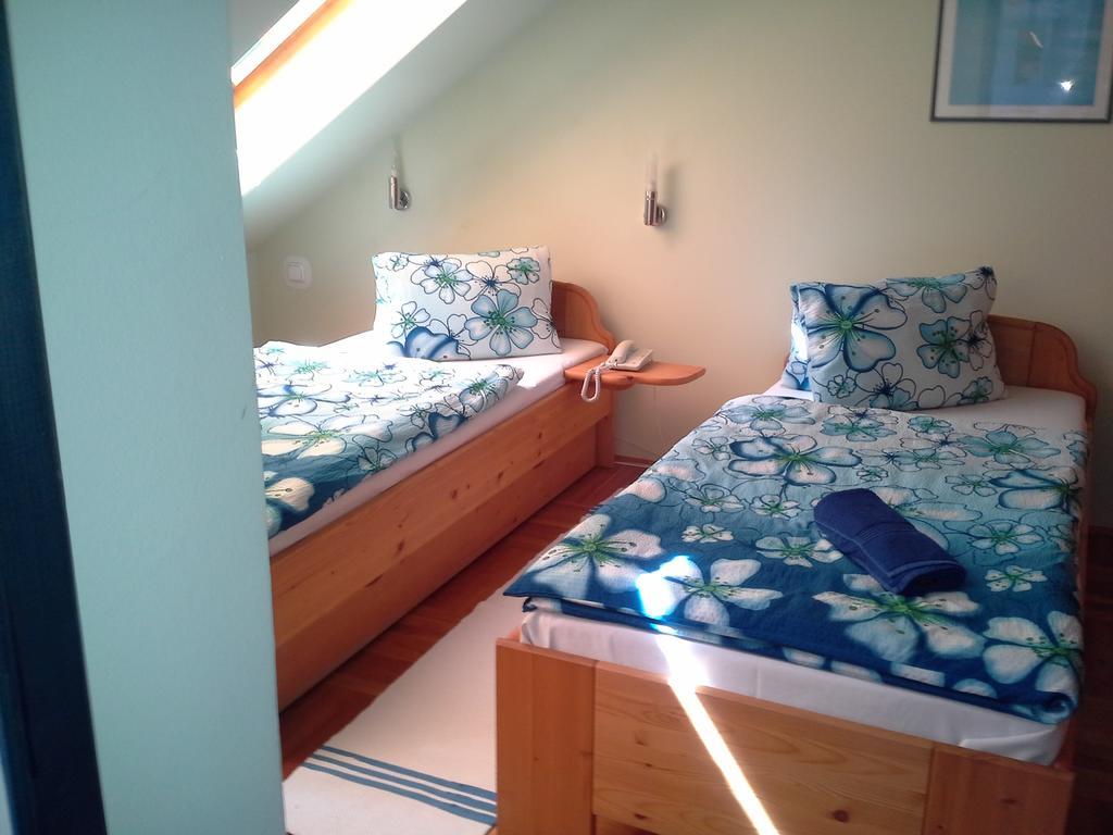 Korona Szallo Hotel Nagykanizsa Esterno foto
