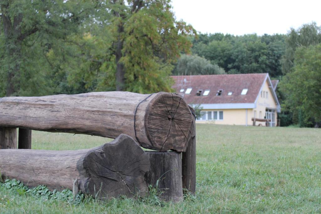 Korona Szallo Hotel Nagykanizsa Esterno foto